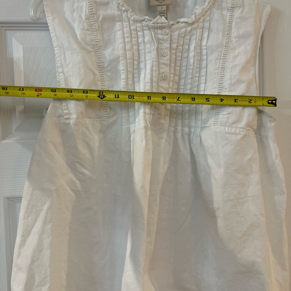 Ladies Size Large St. John's Bay White Sleeveless Blouse GUC ❤️ - Picture 4 of 5
